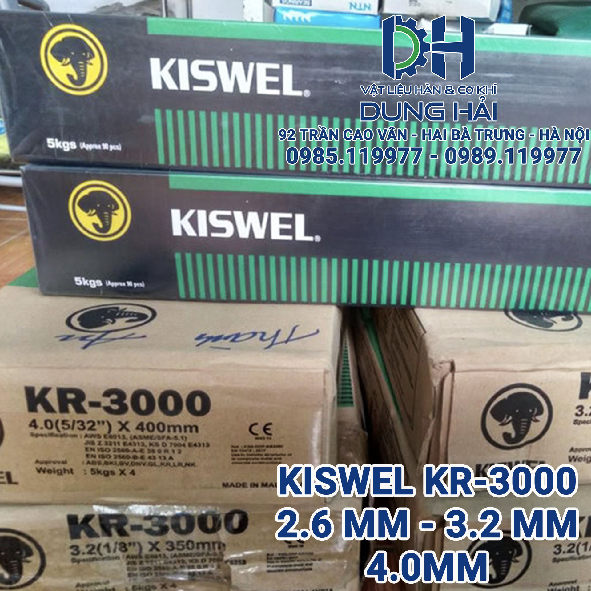 Que hàn điện Kiswel KR-3000 bao bì hộp xanh lá mác tiêu chuẩn AWS E6013 thương hiệu Hàn Quốc đầy đủ kích cỡ sợi 2.6ly 3.2ly và 4ly đóng gói đồng đều bó 5kg chuyên dụng hàn gá kết cấu sắt hộp nhà tiền chế bán sỉ lẻ giá tốt tại Cửa hàng vật liệu hàn Dung Hải Chợ Trời Hà Nội.