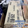 Que hàn chịu lực Kobelco LB-52 vỏ hộp giấy màu đỏ mác tiêu chuẩn AWS E7016 chính hãng Nhật Bản Thái Lan đầy đủ kích cỡ sợi 2.6ly bó 2kg sợi 3.2ly và 4ly bó 5kg chuyên hàn ống áp lực kết cấu thép siêu âm chụp X-ray giá sỉ tốt tại Cửa hàng vật liệu hàn Dung Hải Chợ Trời Hà Nội.